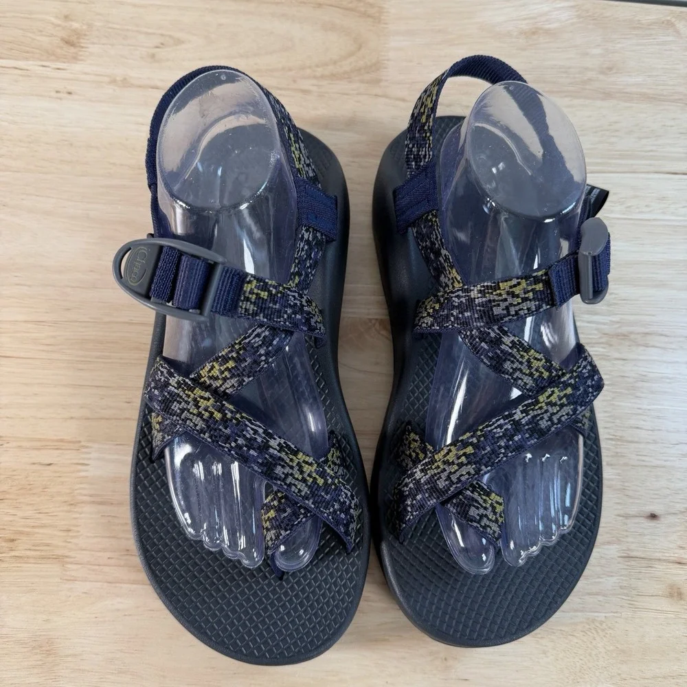 Chaco Z2 Classic Sandals Mens Sz 9 Navy Blue Adjustable Strap New Hiking Outdoor